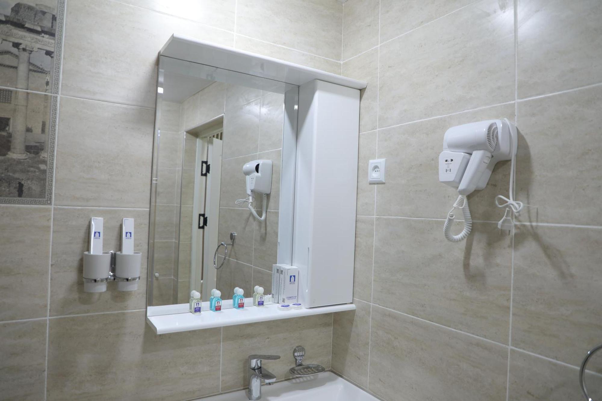 Status Hotel 카르시 외부 사진