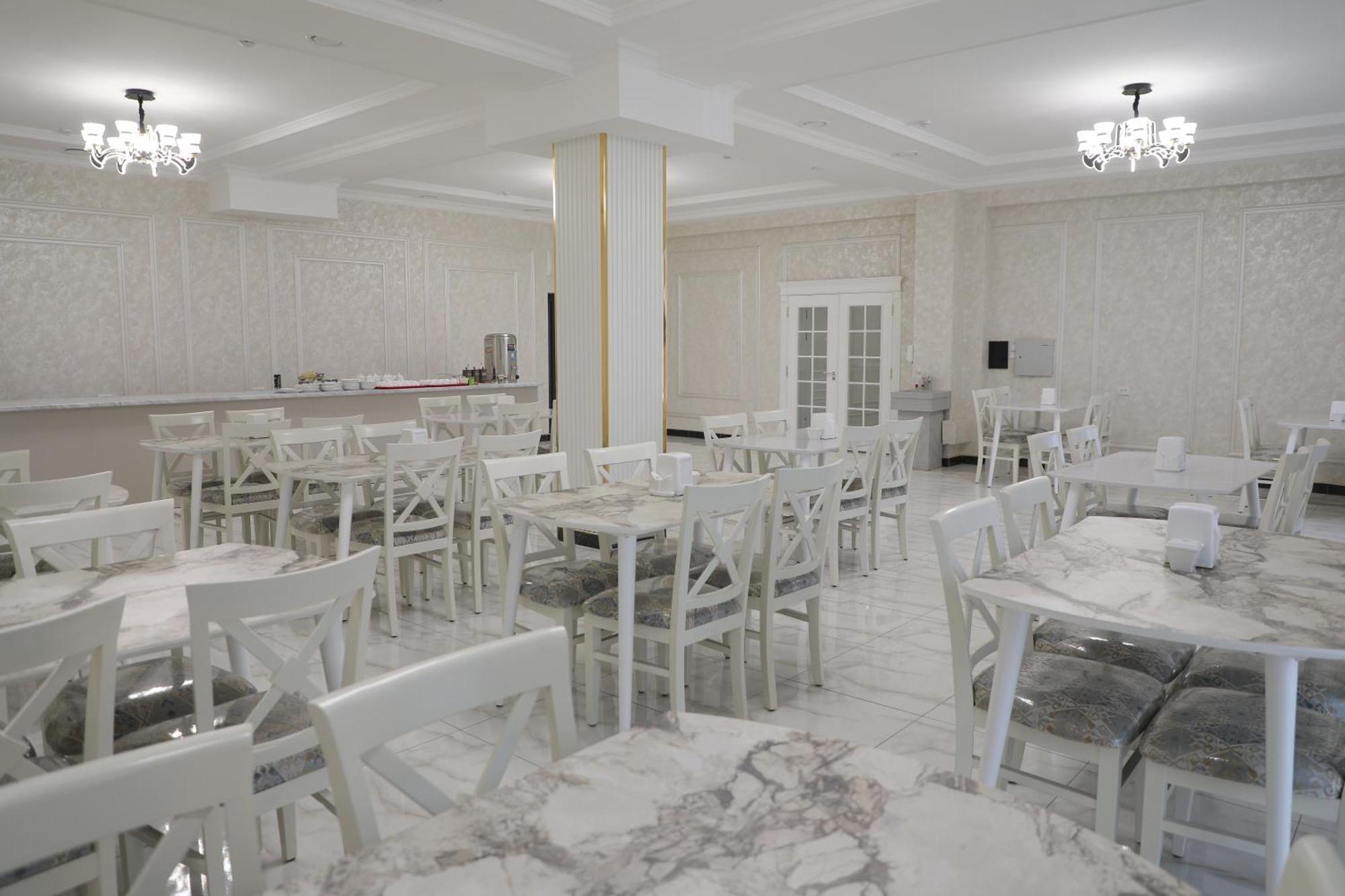 Status Hotel 카르시 외부 사진