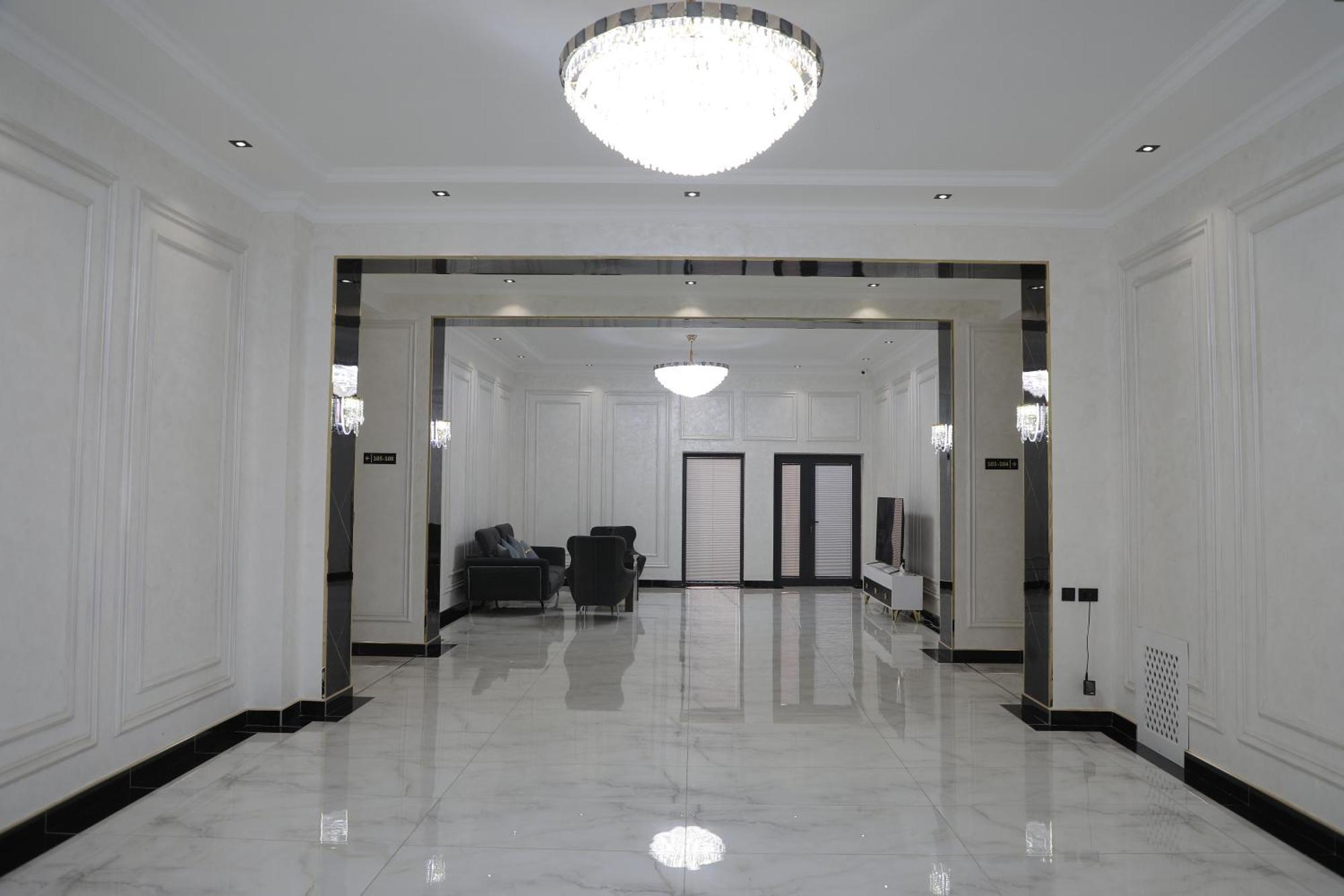 Status Hotel 카르시 외부 사진