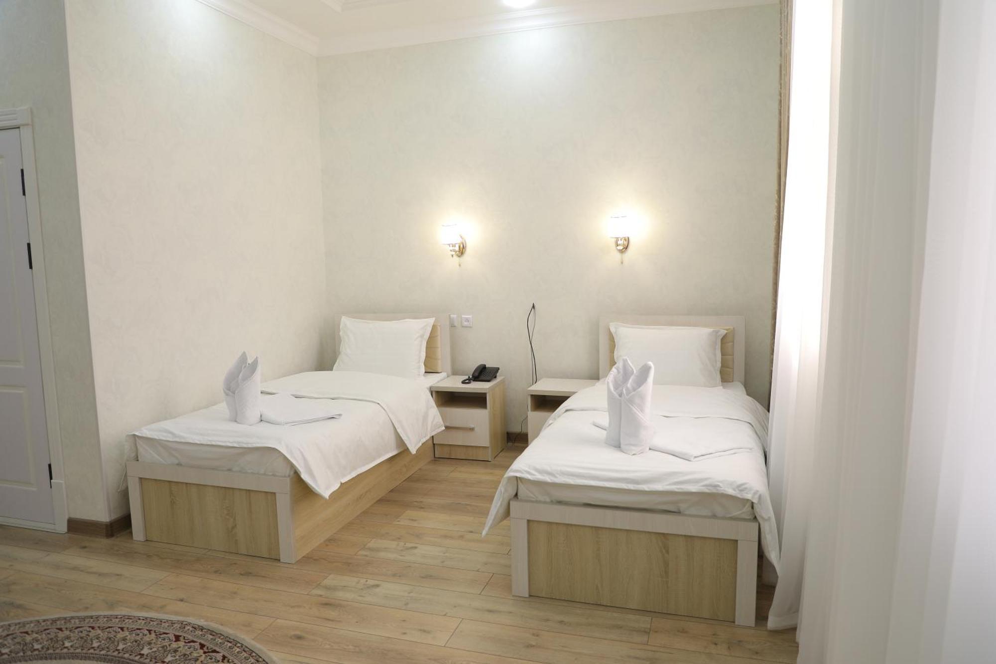 Status Hotel 카르시 외부 사진