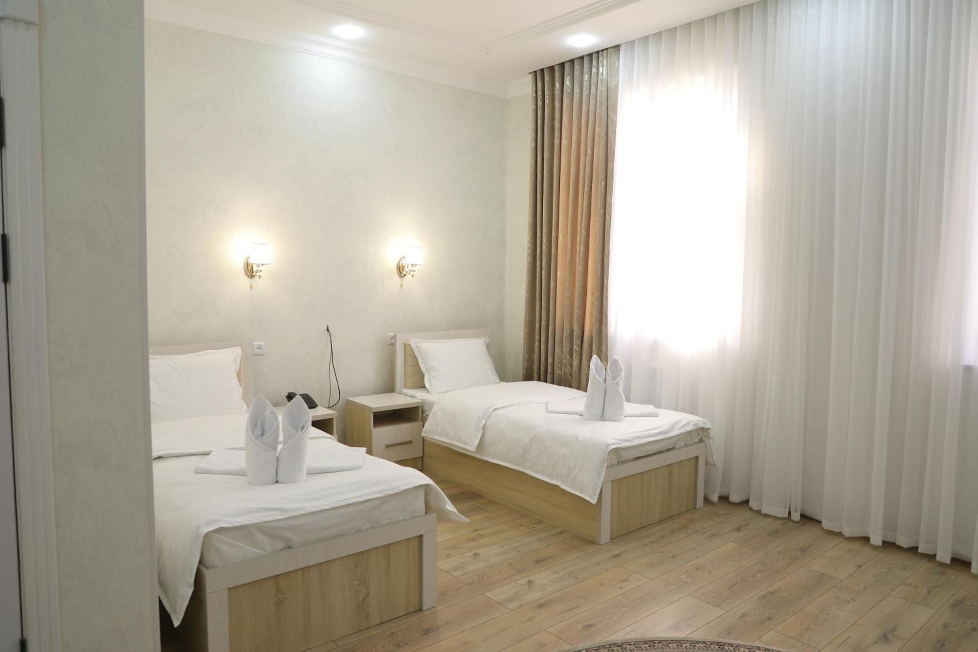 Status Hotel 카르시 외부 사진