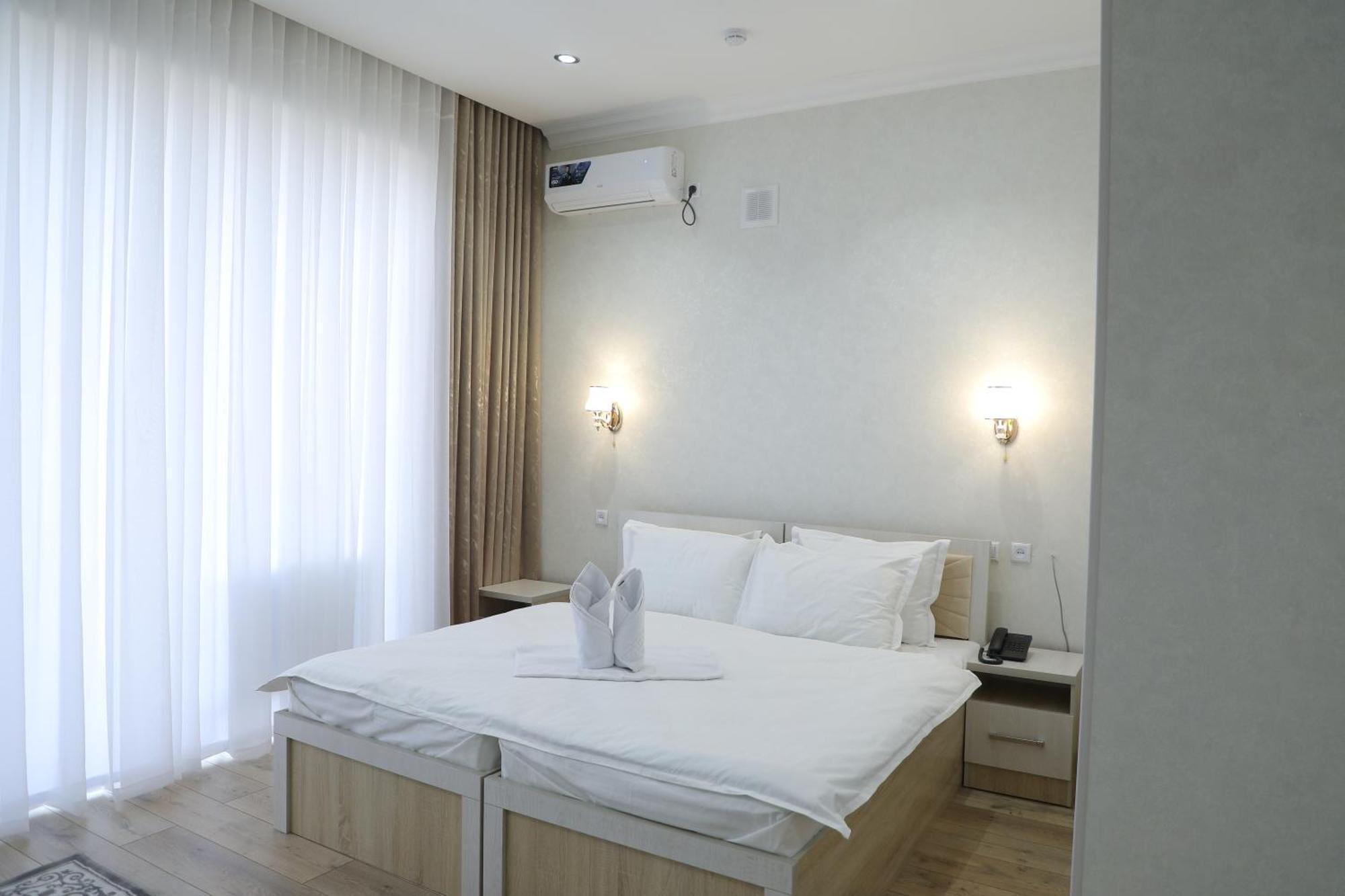 Status Hotel 카르시 외부 사진
