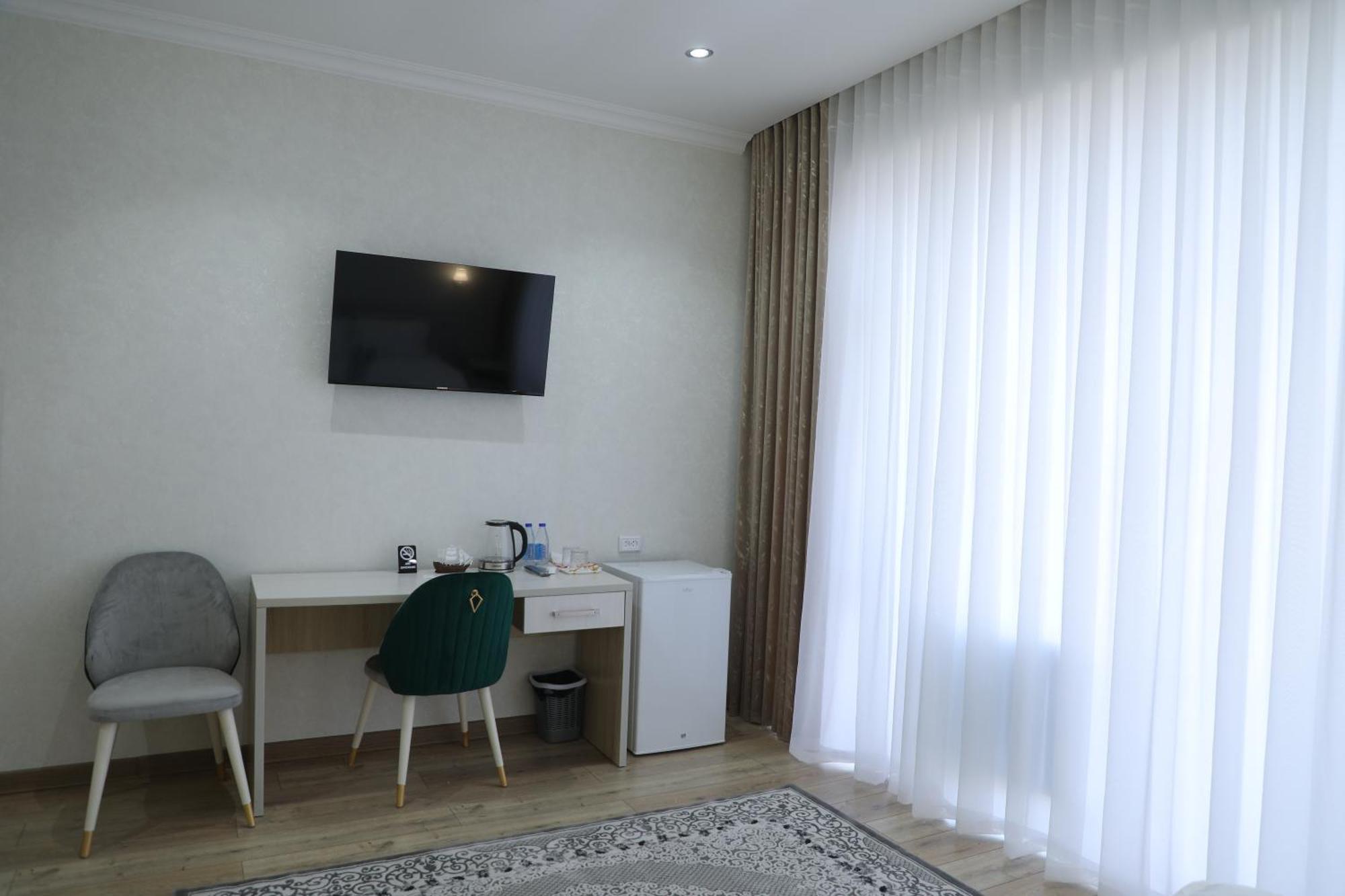 Status Hotel 카르시 외부 사진
