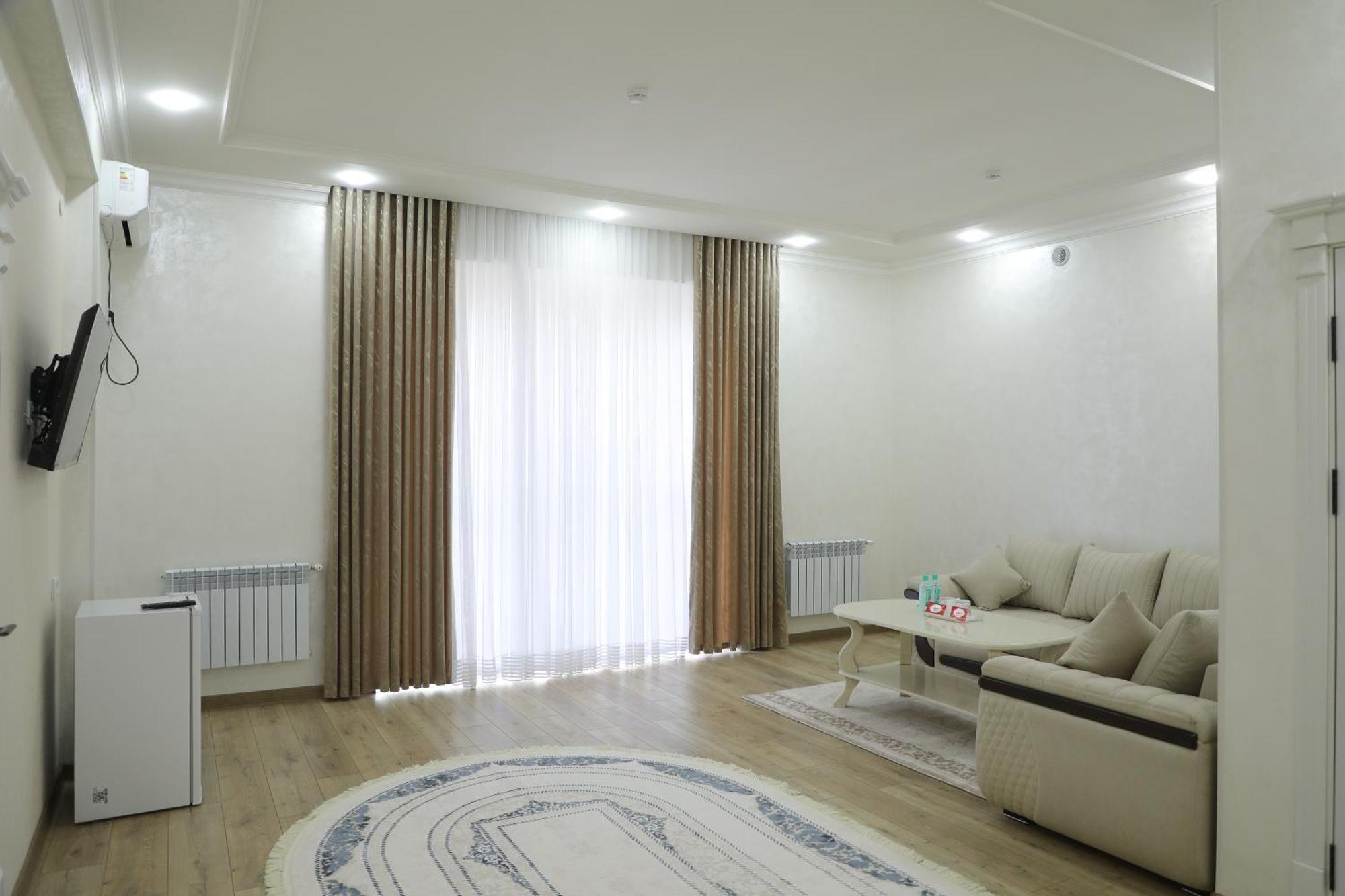 Status Hotel 카르시 외부 사진