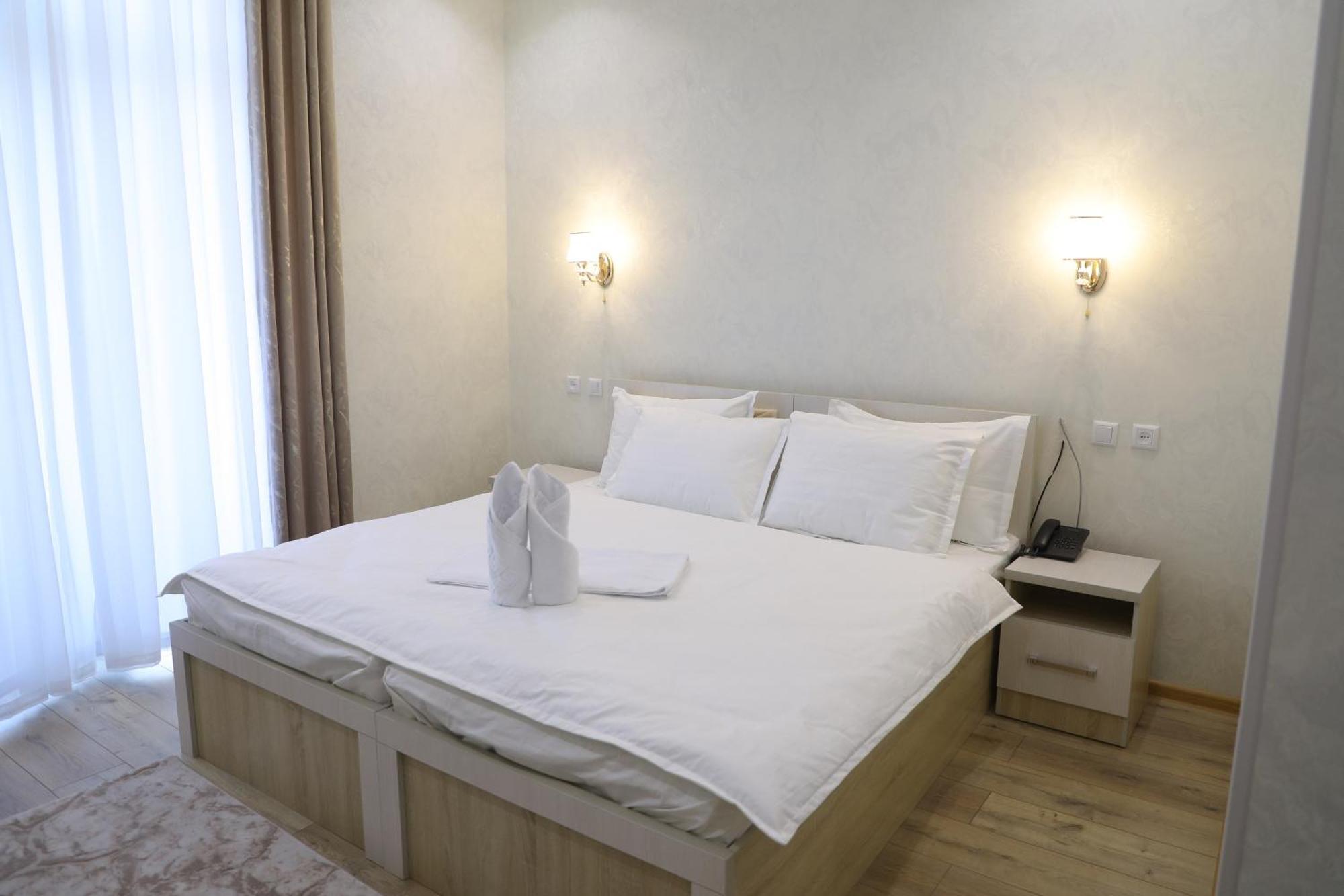 Status Hotel 카르시 외부 사진